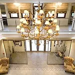 Hotel & 4*