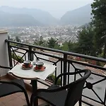 Hotel &