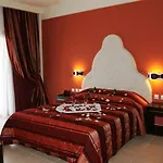 & Hotel
