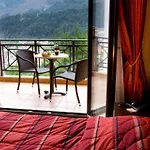 Hotel & Mouzaki (Karditsa)