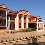 Hotel & 4*