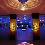 Hotel & 4*