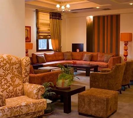 Hotel & 4*