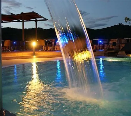 Hotel & 4*
