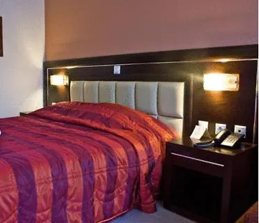 & Hotel 4*
